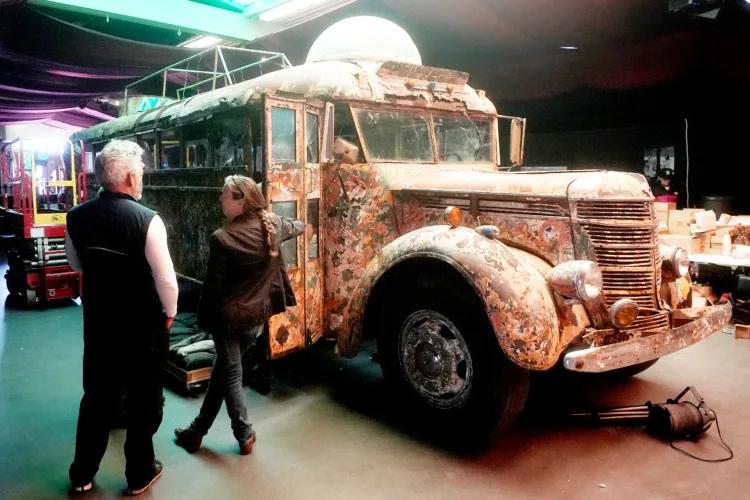 Psychedelic 'Furthur' bus rolls back into San Francisco for new Grateful Dead exhibit